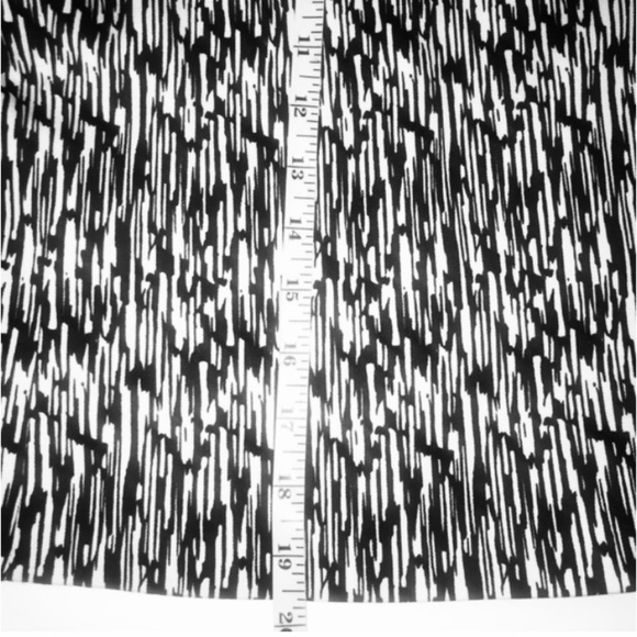 H&M Divided Abstract Black and White Striped collarless Blazer/Jacket/Suit - Picture 6 of 7